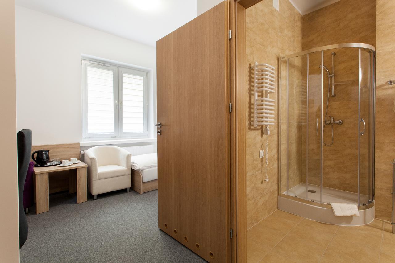 Dom Studenta Nr 1 Ans W Koninie Hostel Konin  Kültér fotó